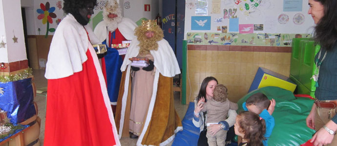 Los Reyes Magos visitaron a los escolares de La Poblacin