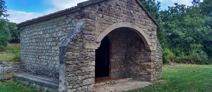 Roban en la ermita de Los Cagigales
