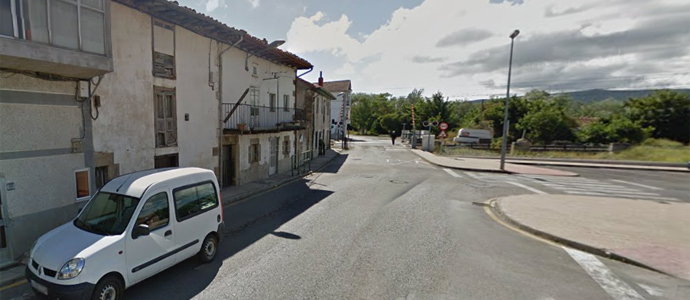 Roban los tapacubos de varios vehculos estacionados en la Barcenilla