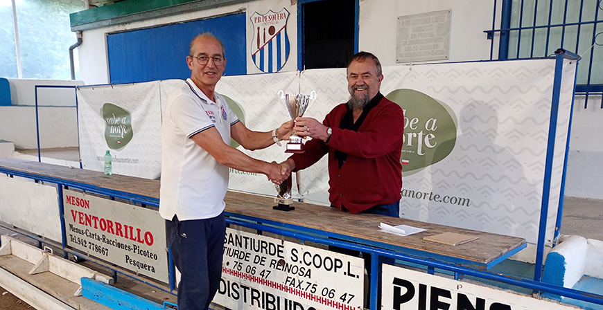 Roberto Fernndez se impone en el 49 Concurso Social de Bolos de Pesquera