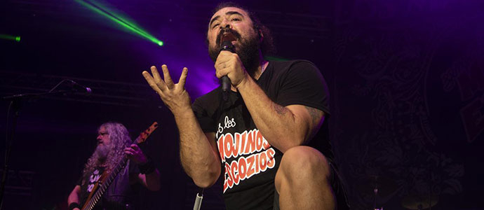 El rock irreverente de los Mojinos Escozos abri el Rockin Reinosa