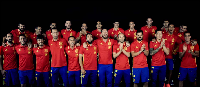 'La Roja baila', el himno oficial de la Seleccin Espaola