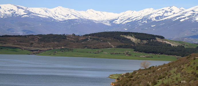 Rutas, talleres y paseo en lancha por el Pantano