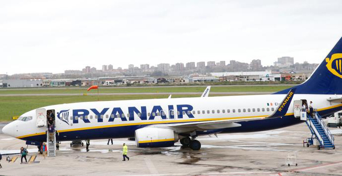 Ryanair conectar Cantabria con Manchester y Pars