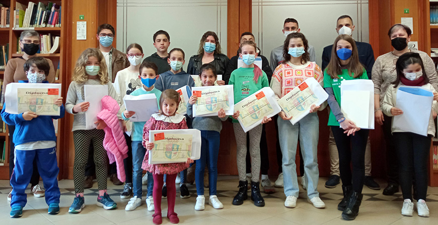 La Snchez Daz entrega los premios de los concursos de Marcapginas y Literatura en Tres Lneas