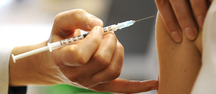 Sanidad recomienda a mayores de 65 aos, grupos de riesgo y personal sanitario vacunarse contra la gripe