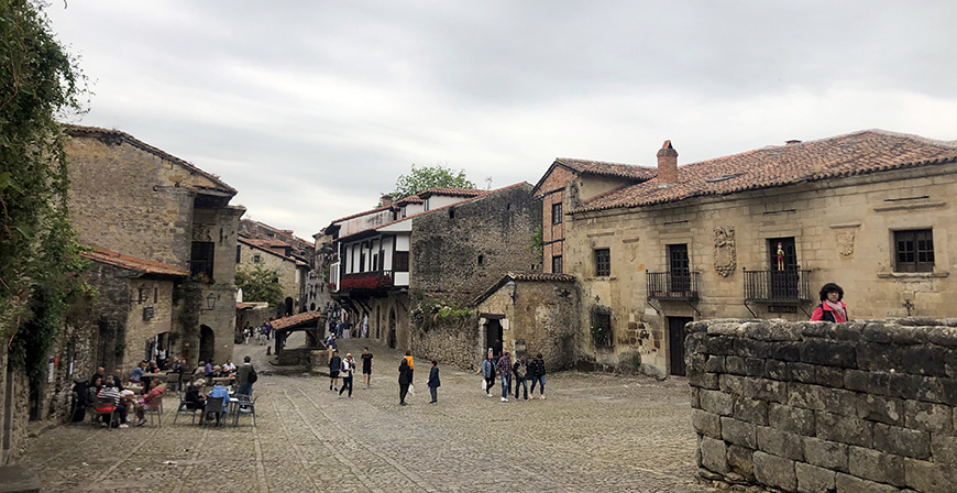 Santillana del Mar ya es Zona de Gran Influencia Turstica y sus comercios tendrn libertad para determinar su apertura