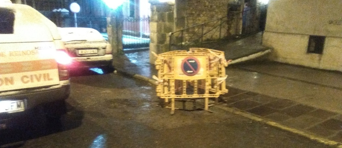 Se hunde parte de la calzada de la calle La Nevera de Reinosa 