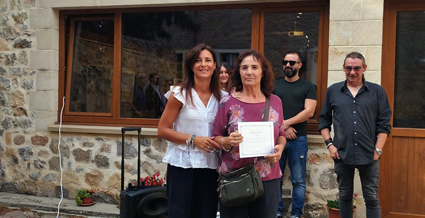La segoviana Marisol de Marcos se alza con el primer premio del XXI Certamen de Pintura de Aguilar de Campoo, dotado con 1.400 euros