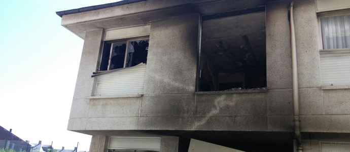 Seis heridos leves en el incendio de un chalet en Laredo
