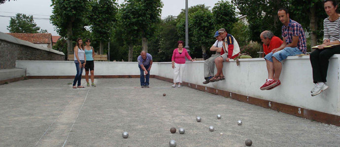 Seis parejas disputaron el I Torneo de Petanca Ascasam 