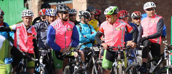 Setenta ciclistas tomaron la salida en IV Marcha BTT Campurriana de Naveda