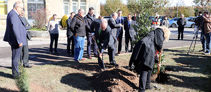 Sidenor inaugura el Bosque del Centenario