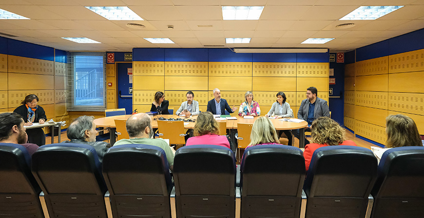 Silva dinamizar la Mesa de las Familias como instrumento de consenso y dilogo dentro de la comunidad educativa
