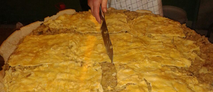 Los socios del CRC cocinaron una tortilla de 43 kilos