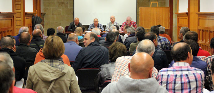 Los socios pasan revista a la temporada del CD Naval