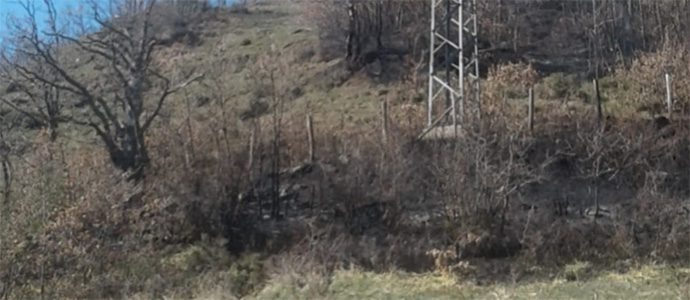 Sofocados dos pequeos incendios en Caeda y Celada de los Calderones