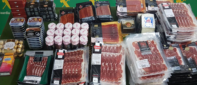 Sorprenden a tres hombres con cerca de 300 productos robados en supermercados