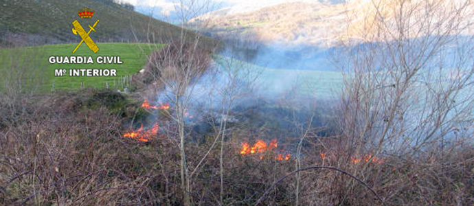 Sorprendido por la Guardia Civil cuando prenda fuego en el monte Saja