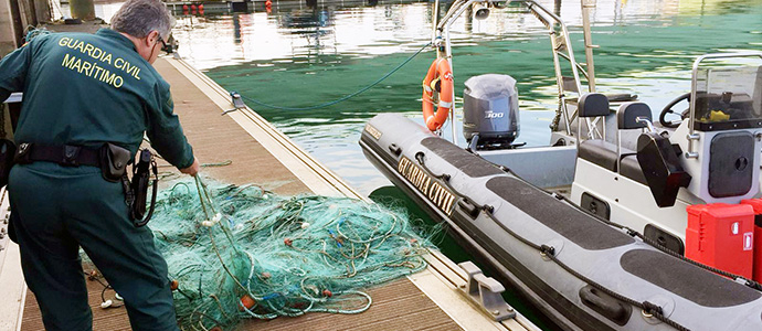Sorprendido un nuevo furtivo pescando cachn en la Baha de Santander