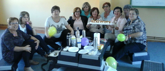 Tarta de profiteroles para despedir la temporada de pilates en Matamorosa