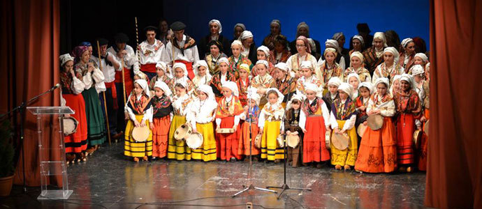 El Teatro Principal se volc con el folclore campurriano