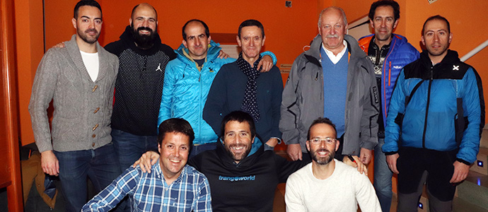 El Teatro se llena para disfrutar la aventura de Alex Txikon