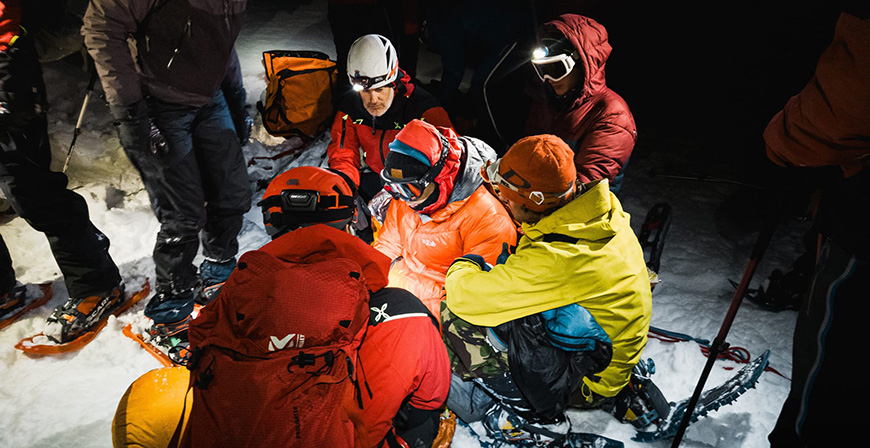 Tcnicos de rescate del Gobierno evacan a un hombre de 34 aos con hipotermia en los Picos de Europa