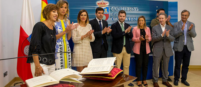 Toman posesin de sus cargos trece altos cargos de las consejeras del Ejecutivo regional