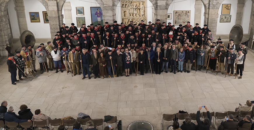 Las tonadas marceras de la Ronda Las Fuentes, protagonistas en el Parlamento de Cantabria