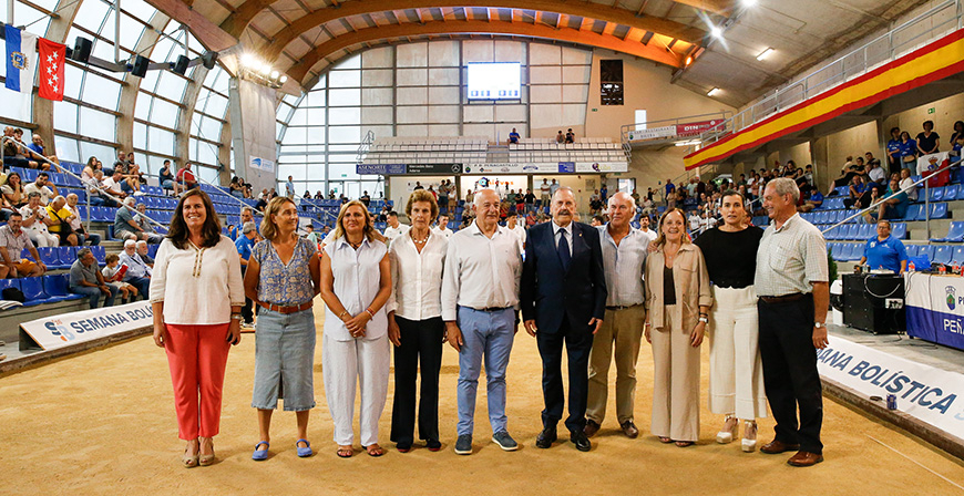 To�o G�mez recibe la Insignia de Oro de la Federaci�n Espa�ola de Bolos 