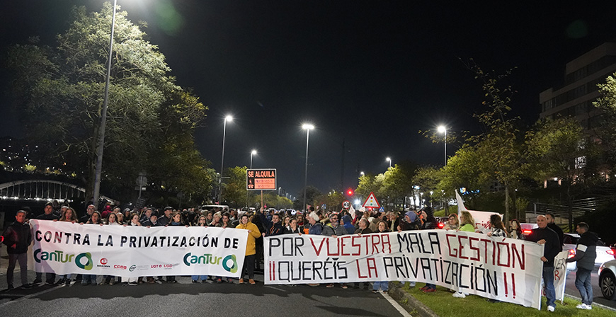 Trabajadores de Cantur protestan en Santander 