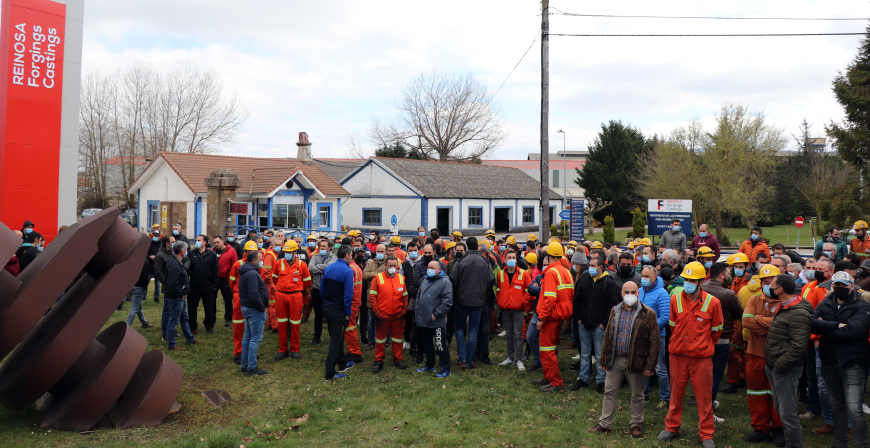 Los trabajadores de Reinosa Forgings&Castings se concentran por el incremento del coste de la energa