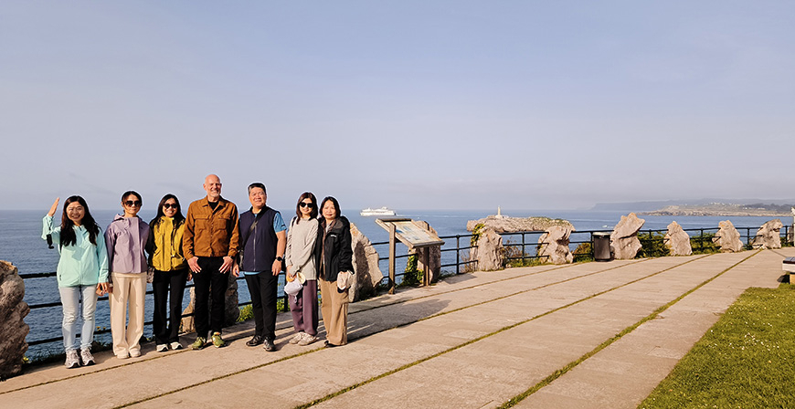 Turoperadores y agentes de viajes chinos visitan Cantabria para conocer sus posibilidades como destino tur�stico 