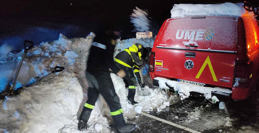 La UME finaliza el ejercicio de instruccin en ambiente invernal con un simulacro