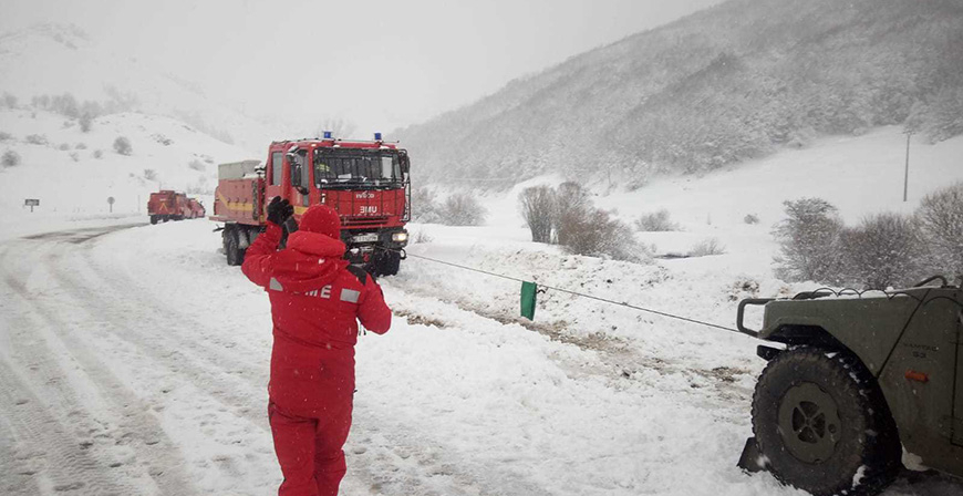 La UME finaliza el ejercicio de instruccin en ambiente invernal con un simulacro