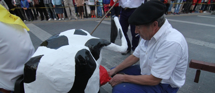 La 'vaca' de Gustos se hizo con el Grand Prix de Coches a Pedales