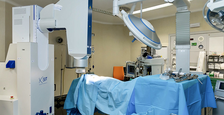 Valdecilla realiza la tercera intervencin quirrgica mundial que combina la ciruga robtica y la radioterapia intraoperatoria