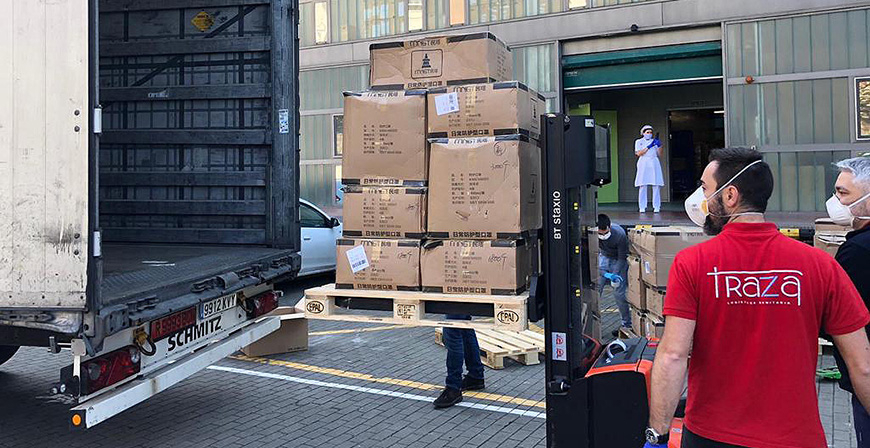 Valdecilla recibe 100.000 mascarillas FFP2 para proteger a los profesionales del SCS frente al coronavirus