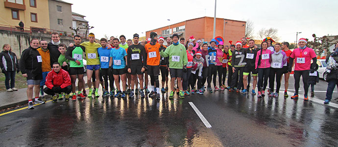 Valdeolea despide 2017 a ritmo de la San Silvestre