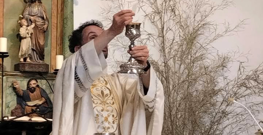 Valdeolea dice adi�s al sacerdote Emilio Maza tras 16 a�os de labor parroquial