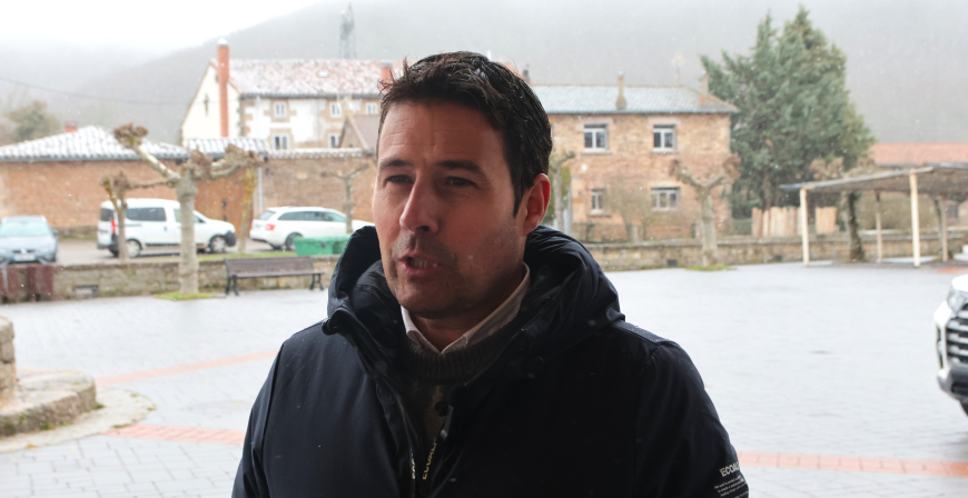 Valdeprado del R�o estrena veh�culo municipal y la renovaci�n de la p�rgola de Hormiguera