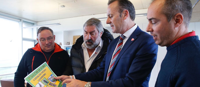Valderredible celebra este fin de semana el concurso para elegir a la mejor gallina pedresa de Cantabria