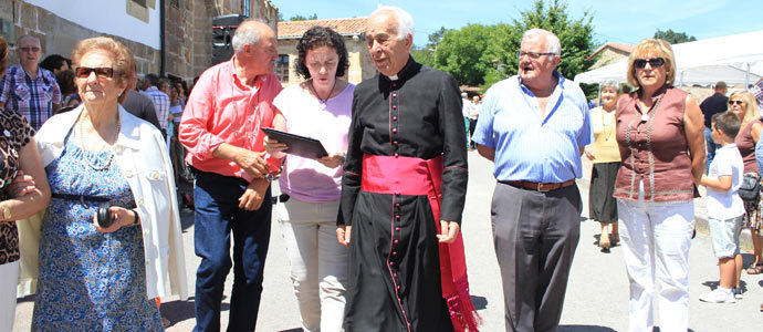 Valderredible homenaje a Serafn Sedano, capelln del Rey