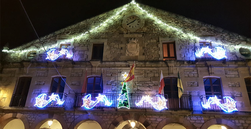 Valderredible ilumina la Navidad