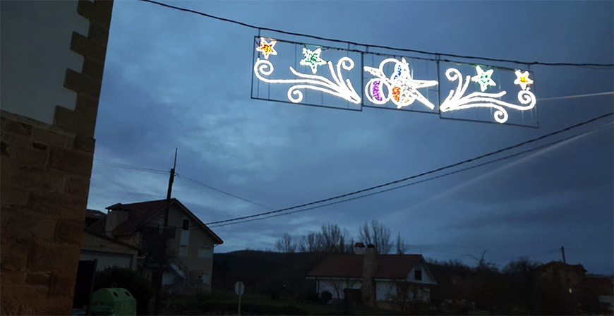 Valderredible ilumina la Navidad