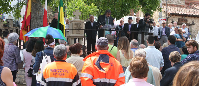 Valderredible rinde homenaje al sacerdote Bertn Gutirrez