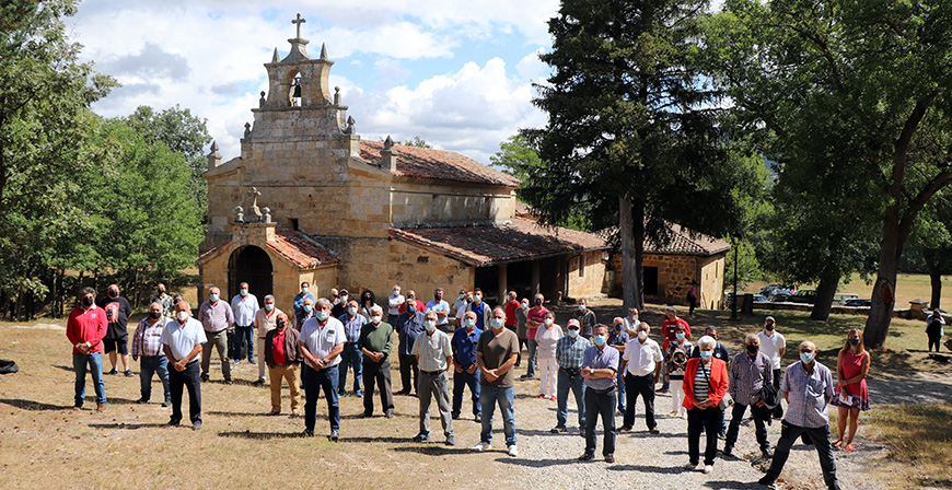 Valderredible simboliza su da grande del verano con un encuentro entre los alcaldes pedneos para reafirmar el compromiso por el desarrollo sostenible del territorio