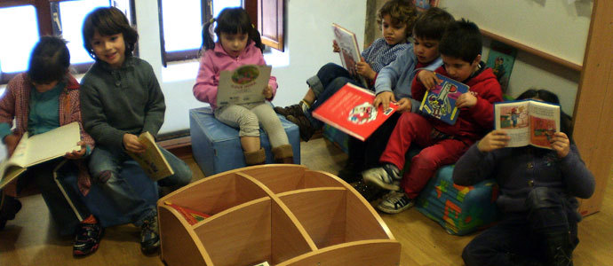 Valderredible subvenciona a sus estudiantes