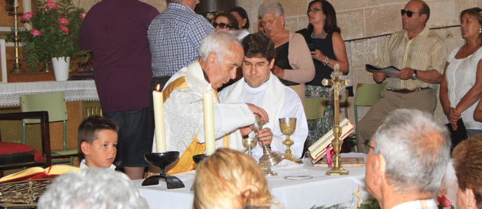 Los vallucos homenajearon a Serafn Sedano, capelln del Rey